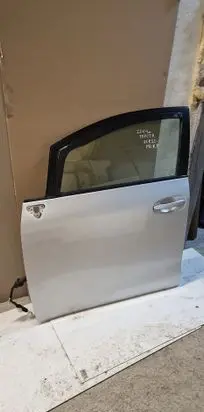 Toyota Verso-S Front door 