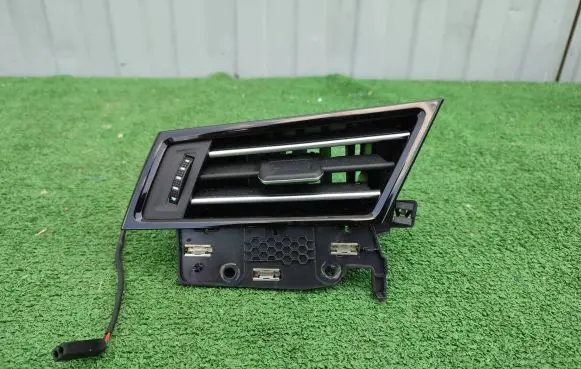 Volkswagen PASSAT B8 Dashboard side air vent grill/cover trim 3G1819701