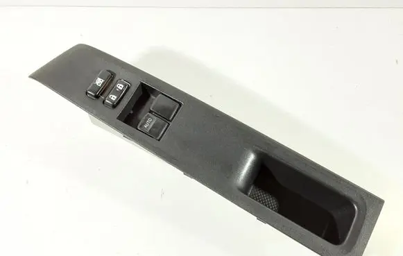 Toyota Yaris Electric window control switch 742320D330 0560Q21