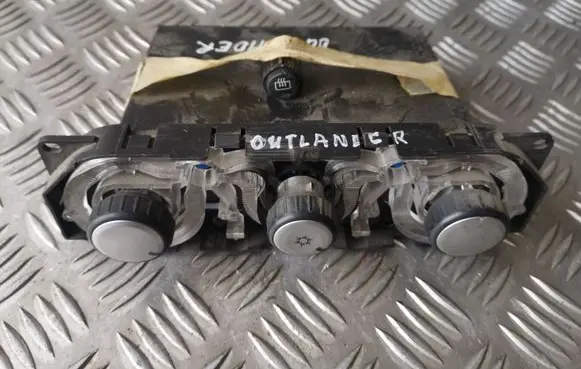 Mitsubishi Outlander Climate control unit MR979971HA