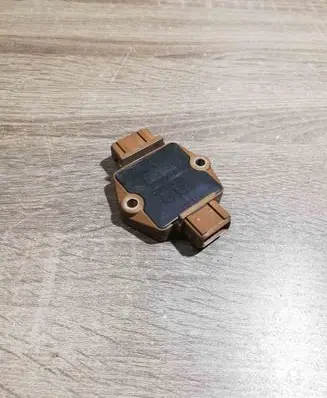 Audi A4 S4 B5 8D Ignition amplifier control unit 4A0905351