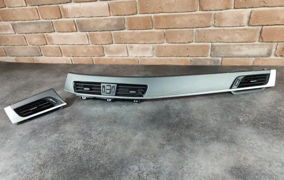 BMW X2 F39 Dash center air vent grill LED9628161