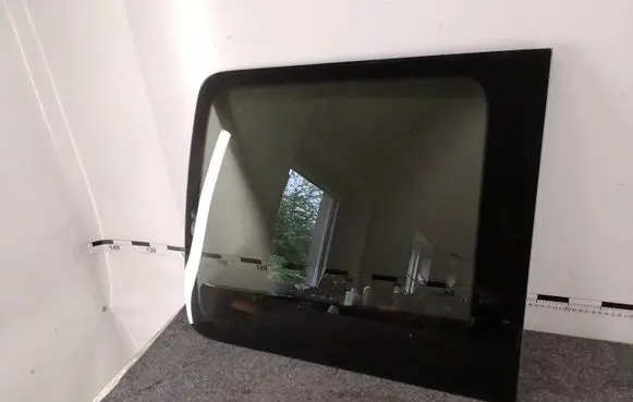 Volkswagen Caddy Rear side window 43R001583 E600231