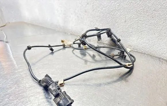 Opel Astra H Front ABS sensor wiring 24467410