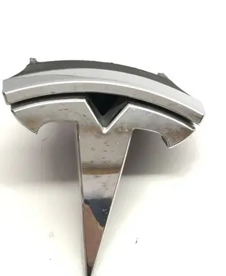 Manufacturer badge logo/emblem