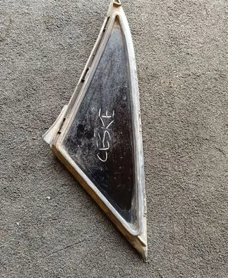 Audi 100 S4 C4 Rear vent window glass 