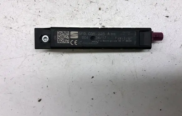 Seat Leon (5F) Aerial antenna amplifier 5F9035225A