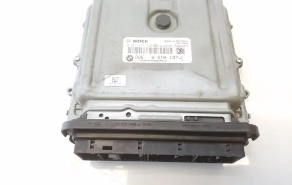 BMW 5 F10 F11 Engine control unit/module 851013701 0281016846