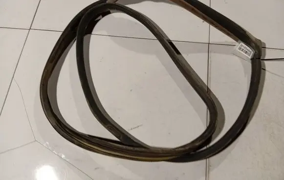 Audi A6 S6 C4 4A Rubber seal rear door 