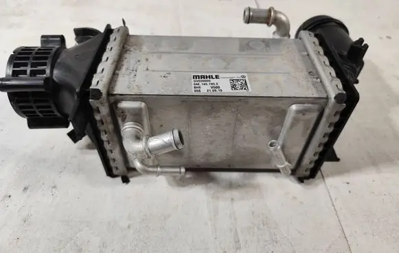 Volkswagen PASSAT B8 Intercooler radiator 04E145785E GV020005 V500