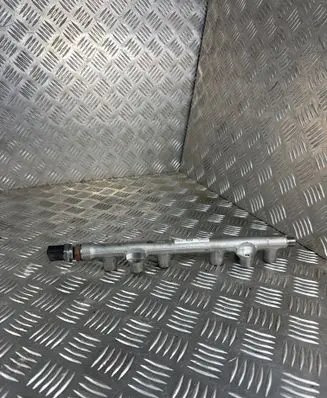 Volkswagen Golf VII Fuel main line pipe 05E133320 04C906054C