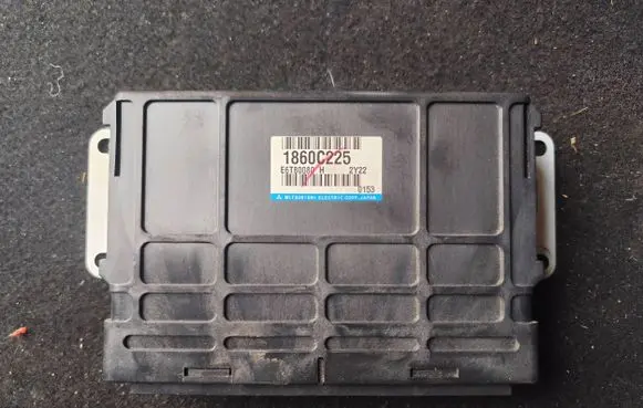 Mitsubishi Space Star Engine control unit/module 1860C225 2Y22 E6T80080