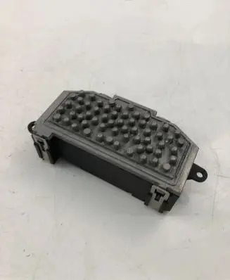 Volkswagen PASSAT B6 Heater blower motor/fan resistor 3C0907521