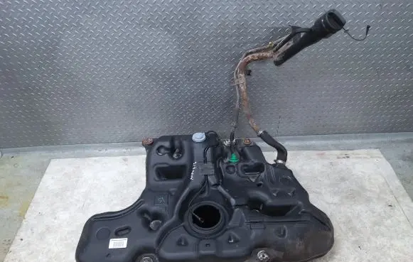 Toyota Avensis T270 Fuel tank 7700105060
