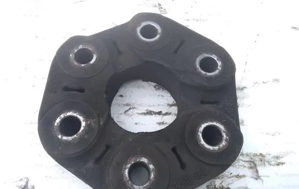BMW 1 E81 E87 Rear prop shaft donut coupling/joint 7511454