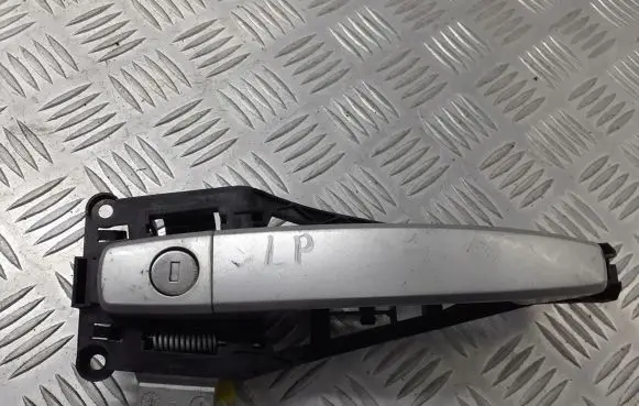Opel Zafira B Front door interior handle 24463523