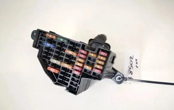Volkswagen PASSAT B6 Fuse box set