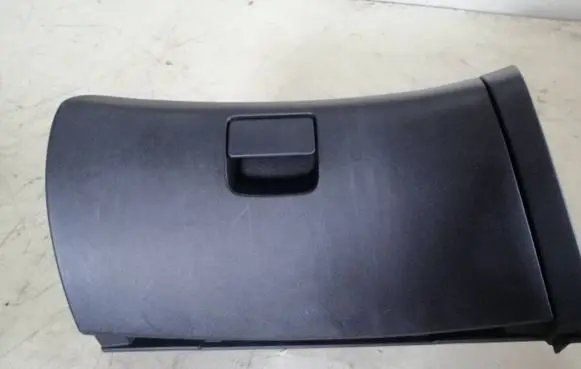 KIA Ceed Glove box