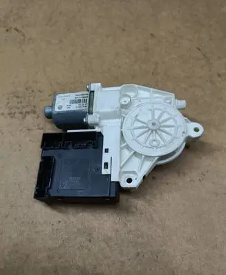 Volkswagen PASSAT B7 USA Front door window regulator motor 3C0959792C 936810102 S0525H002