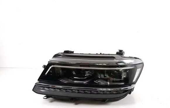 Volkswagen Tiguan Headlight/headlamp 5NB941081D