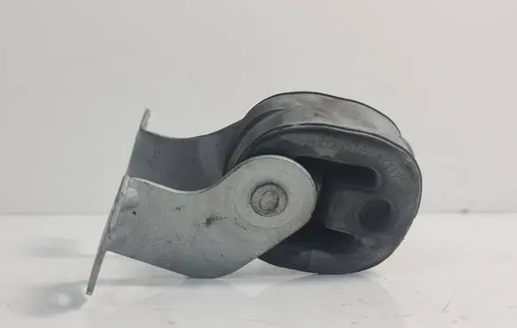 Porsche Cayenne (92A) Muffler mount bracket/holder 8D0253147G 8K0253144F