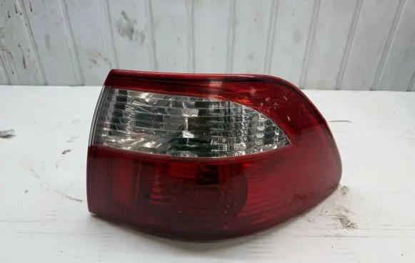 Mazda 626 Rear/tail lights 22061919