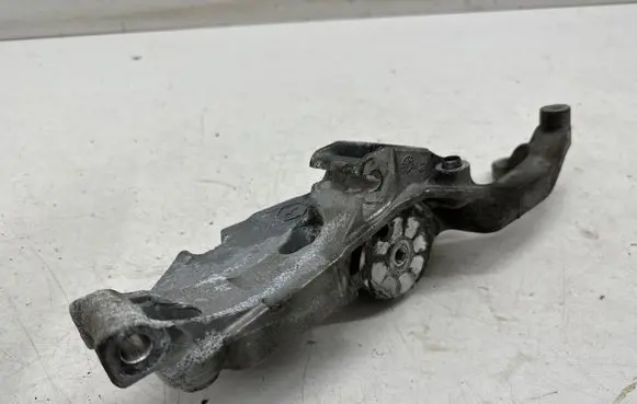 Opel Corsa F Generator/alternator bracket 9809714680