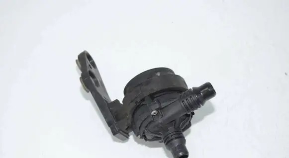 BMW 3 G20 G21 Electric auxiliary coolant/water pump 8474820 17618474820