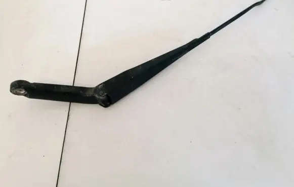 Ford Mondeo Mk III Front wiper blade arm 1s7117256ab