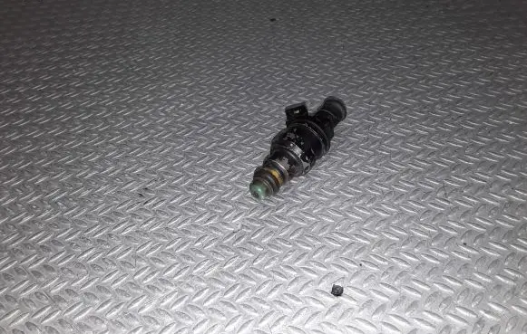 Audi A4 S4 B5 8D Fuel injector 0280150447