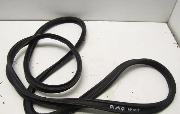 Suzuki Ignis Trunk rubber seal (body) 