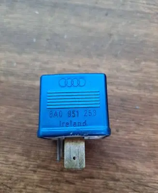Volkswagen Golf IV Other relay 8A0951253