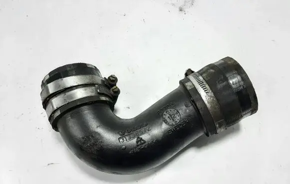 Volvo XC70 Intercooler hose/pipe 31338572