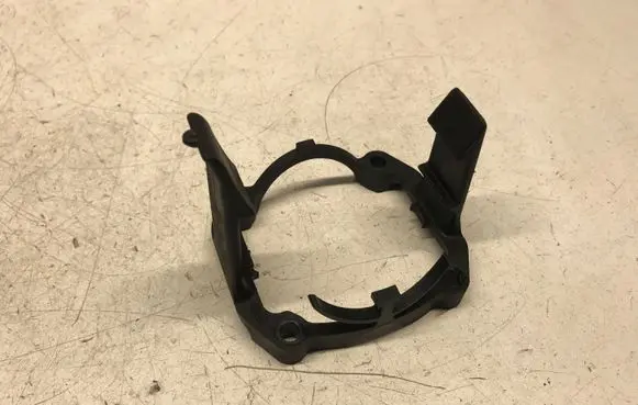 Skoda Octavia Mk2 (1Z) Intercooler pipe mounting bracket 03C145853H