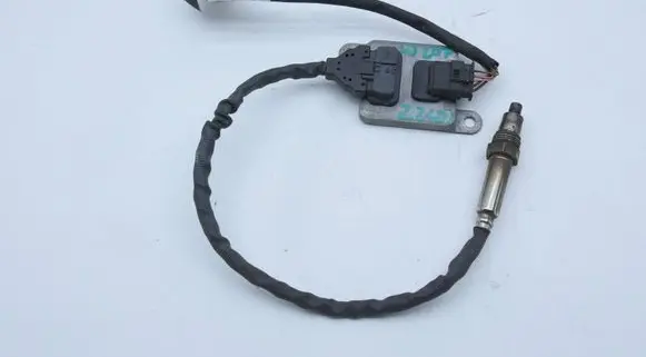 Mercedes-Benz E C207 W207 Lambda probe sensor A0009053403 5WK96681D A2044408339
