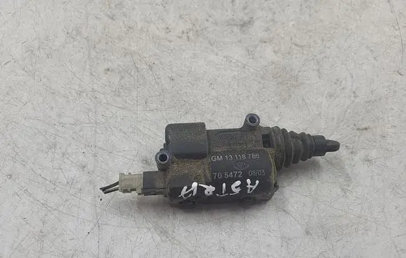 Opel Astra G Central locking motor 13118786