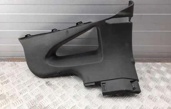 Chevrolet Corvette (C) pillar trim 23114076 23114072