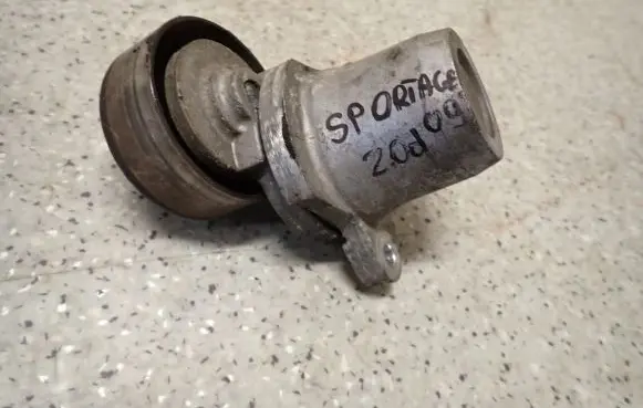 KIA Sportage Alternator belt tensioner 