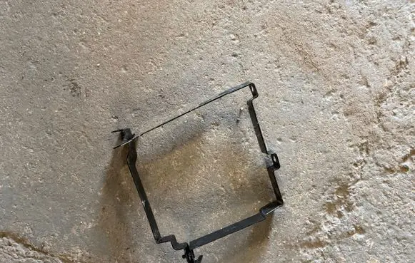 Audi A1 Battery bracket 2Q0915343A