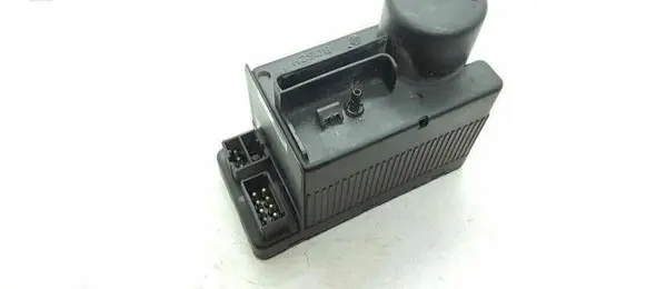 Mercedes-Benz C W202 Central locking vacuum pump 2028000048