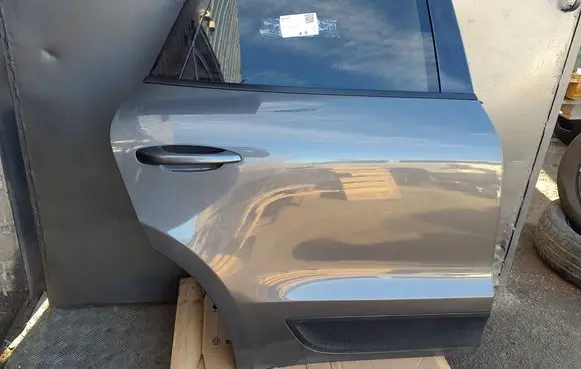 Porsche Macan (95B) Rear door 