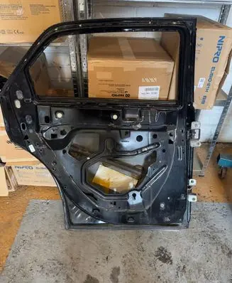 Chrysler 300 - 300C Rear door