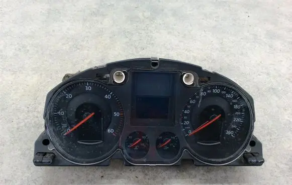 Volkswagen PASSAT B6 Speedometer (instrument cluster) A2C53145550
