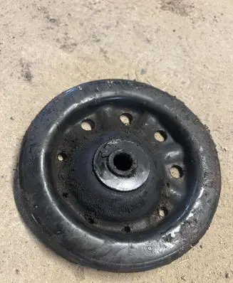 Toyota Avensis T220 Coil spring mount 