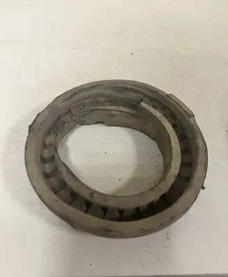 Renault Kangoo I Front coil spring rubber mount 