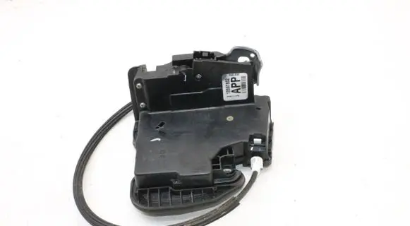 Cadillac Escalade Rear door lock 13597802