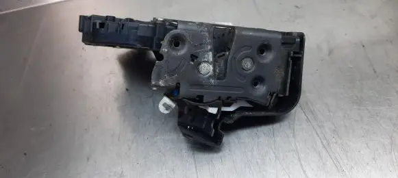 Volvo V50 Front door lock