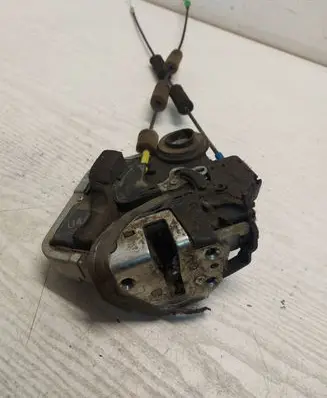 Lexus IS 220D-250-350 Rear door lock 6C1505