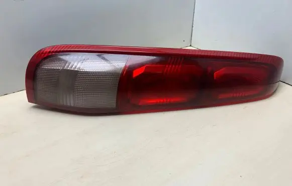 Nissan X-Trail T30 Rear/tail lights