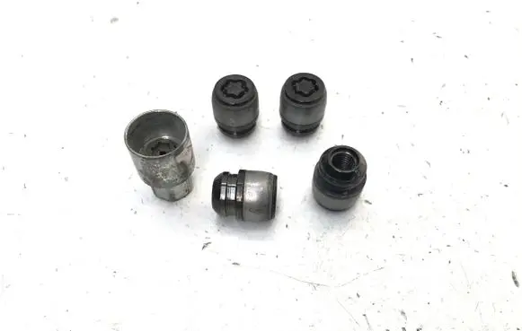 Honda ZR-V Anti-theft wheel nuts and lock 